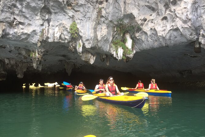 Halong Bay 2 days on classic cruise, small group, biking-kayaking - Day two: sunrise and Viet Hai Village