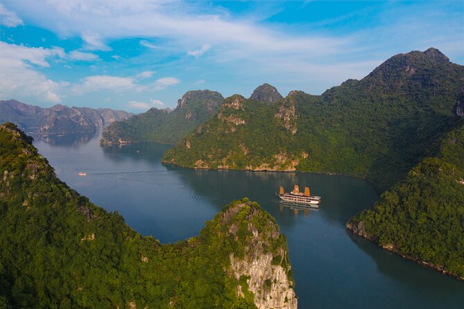 Halong Bay 3 days 2 nights on PEONY CRUISES 5 Stars LUXURY - Kayaking and swimming at Three Peaches area