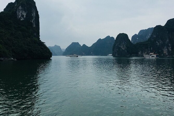 Halong Bay Cruise Tour from Hanoi with Kayak Adventure - Forty Minutes at Ba Hang