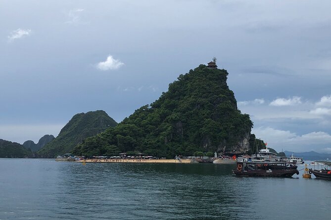 Halong Bay Cruise With Cave, Kayaking, Swimming - Buffet Lunch - The guide can shape the whole day