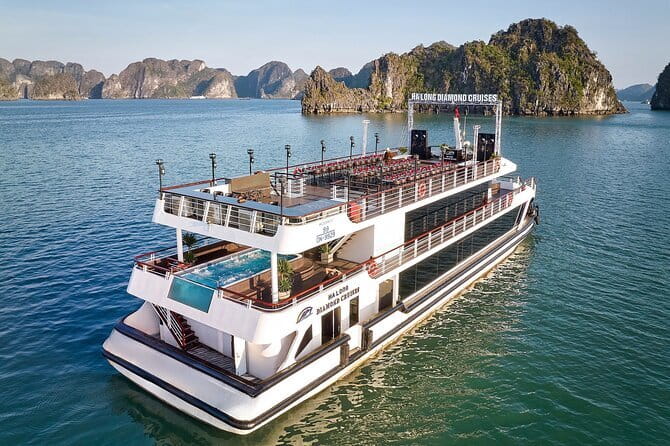 Halong Bay Day Tour Luxury Cruise With Jacuzzi and Buffet Lunch - How good is the value at $50?
