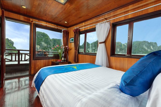 Halong bay Deluxe Cruise 2D/1N: Kayaking, swimming, Titop island & surprise cave - A busy but rewarding start from Hanoi