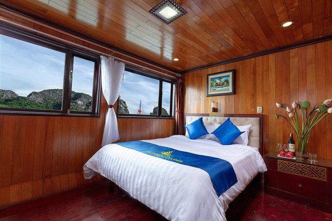 Halong bay Deluxe Cruise 2D/1N: Kayaking, swimming, Titop island & surprise cave - An early morning rewards you with calmer water