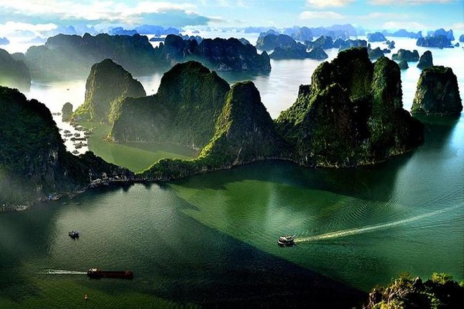 Halong Bay Full-Day with 6 Hour Cruise Kayaking, Swimming, Lunch - Leaving Hanoi for six hours on the bay