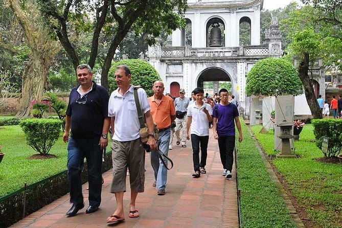 Halong Bay Full Day with All-Inclusive - Titov Island and its sandy beach