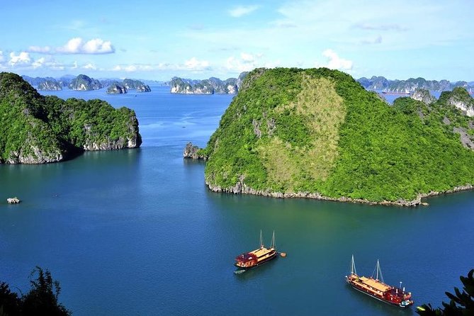 Halong Bay Full Day with Kayaking, Hiking viewpoint, Cave - Deluxe To Luxury - Kayaking or bamboo boat through the bay