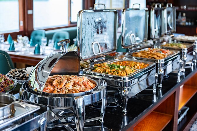 Halong bay Luxur Cruise Day trip: Buffet lunch & Limousine bus - Kayaking through Luon Cave