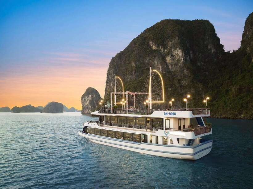 Halong Bay Luxury Cruise: Kayak&Swim,Cave, Party BEST SELLER - What $43 really covers