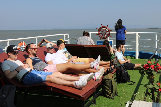 Halong Day Tour: Islands, Cave, Kayak. Lunch. Transfers - Thien Cung Cave, the day’s main land stop