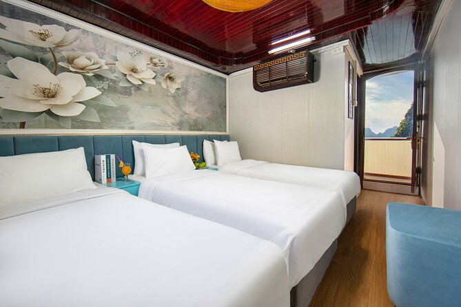 Halong Fantasea Cruise - 2 Days 1 Night - Sung Sot Cave and the first organized outing