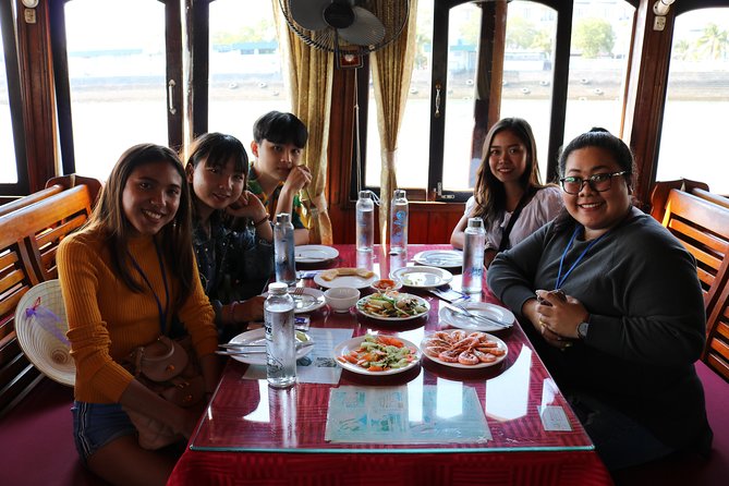 Halong Islands, Caves, Kayak, Lunch Day Tour w Dragonfly Cruise - The guides can shape the whole day