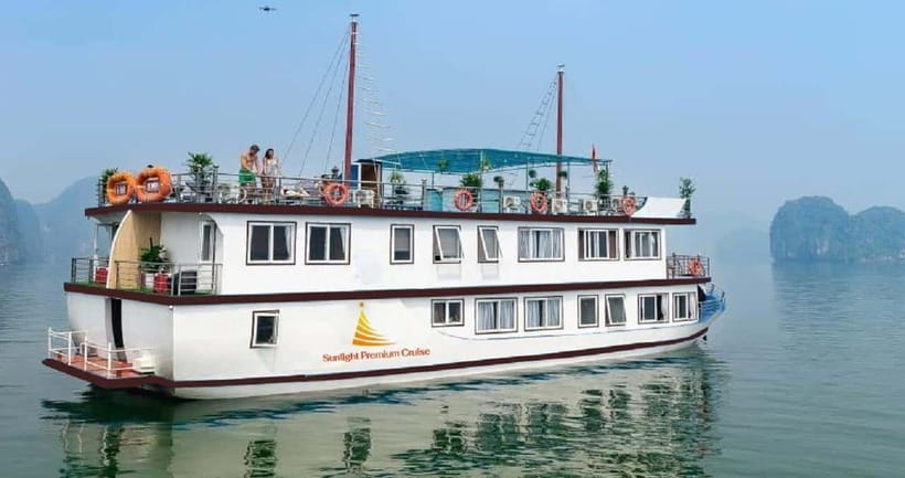 Hanoi: 2-Day Ha Long and Lan Ha Bay Cruise with Kayaking - Kayaking and swimming at Three Peaches Islet