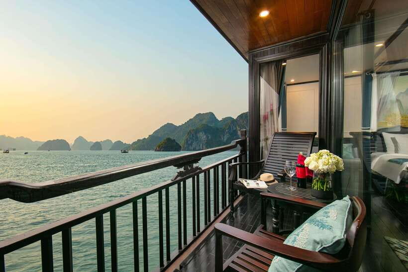 Hanoi: 2-Day Halong & Lan Ha Bay 5 Stars Cruise with Balcony - Lunch with the first views of the bay