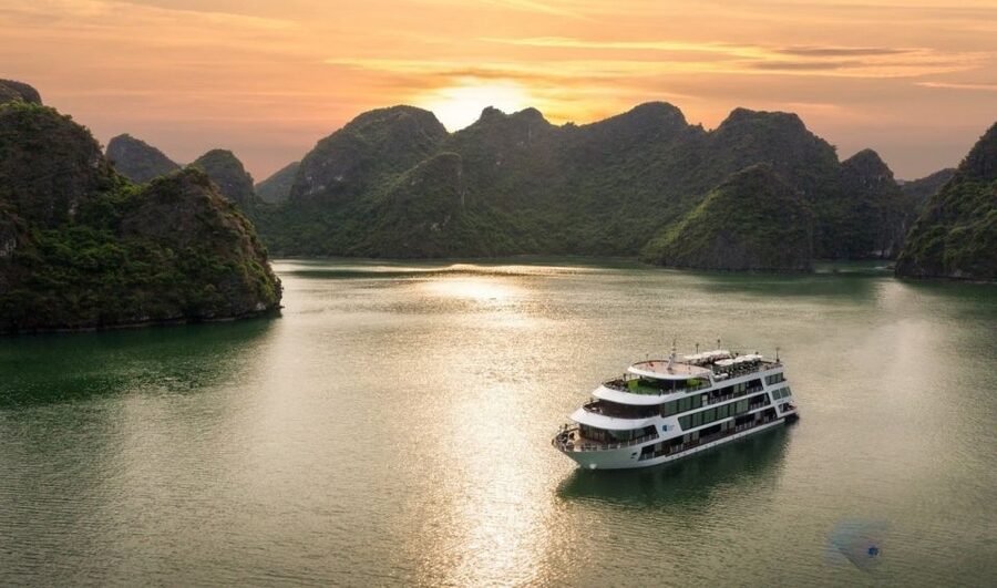 Hanoi: 3-Day Ha Long/Lan Ha Bay Cruise with Private Balcony - Why Lan Ha Bay makes a good three-day cruise