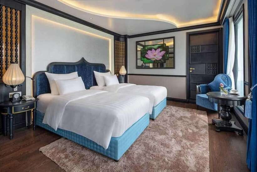 Hanoi: 3-Day Ninh Binh, Ha Long, & Lan Ha Bay Luxury Cruise - Mua Cave and the 500-step climb