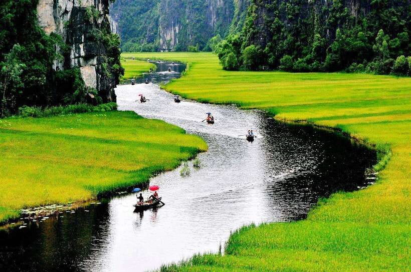 Hanoi: 3-Day Ninh Binh, Ha Long, & Lan Ha Bay Luxury Cruise - Dark and Bright Cave by bamboo boat