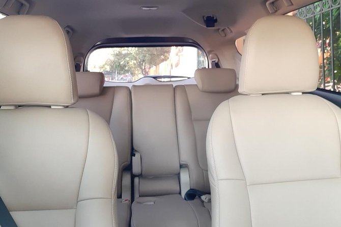 Hanoi Airport and Hanoi City Private Transfer - The meeting point requires care