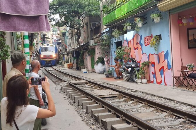 Hanoi All-In-One Tour: Highlights & Train Street & Culture & Fun - Lenin Park and Vietnam’s revolutionary story