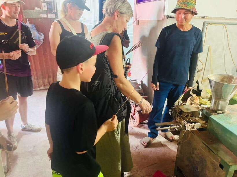 Hanoi: Artisan Tour with Incense, Hat-Making, or Ceramics - What the bus ride and timing are really like