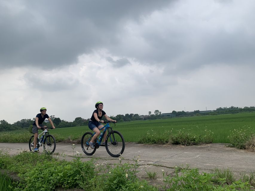 Hanoi: Bike Tour Through Hidden Gems and Banana Island - Who should book this ride?