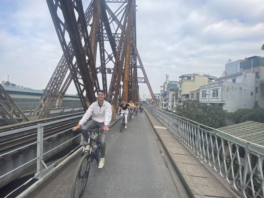 Hanoi: Bike Tour Through Hidden Gems and Banana Island - The guides make the difference