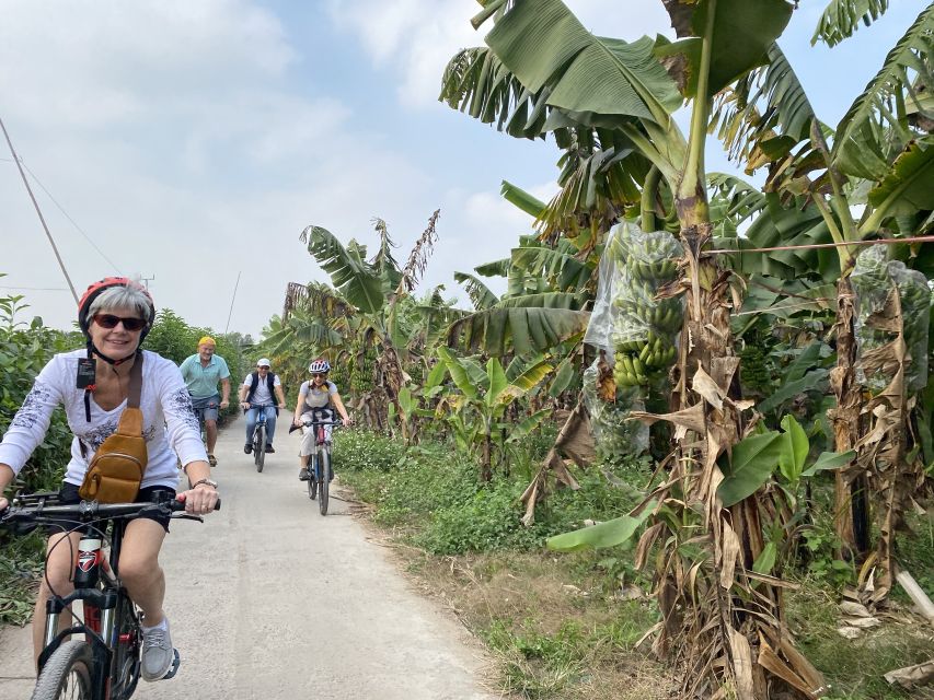 Hanoi: Bike Tour Through Hidden Gems and Banana Island - B52 Lake and Ho Huu Tiep: a quiet place for serious history