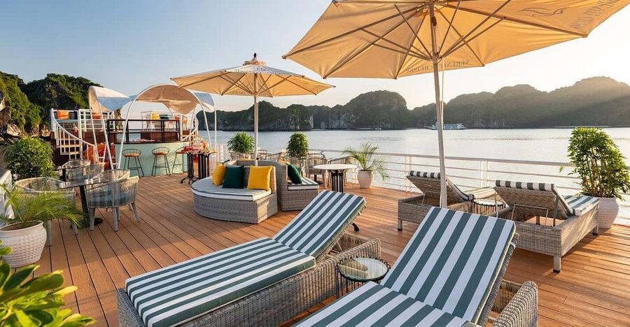 Hanoi: Cat Ba Island & Lan Ha Bay Day Trip Cruise with Lunch - Boarding at Beo Harbour and meeting the crew