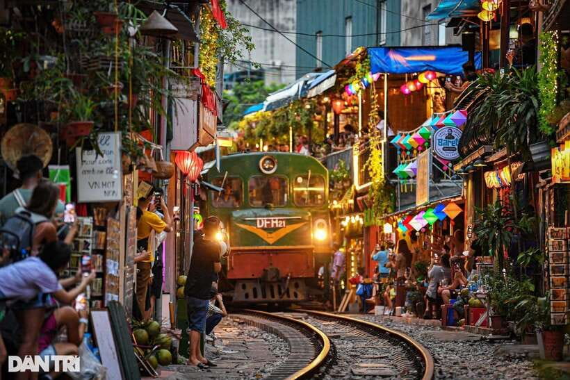 Hanoi City Half Day - The City Contains Cultural Beauty - Opera House, Cathedral, Ngoc Son Temple, and Hoan Kiem Lake