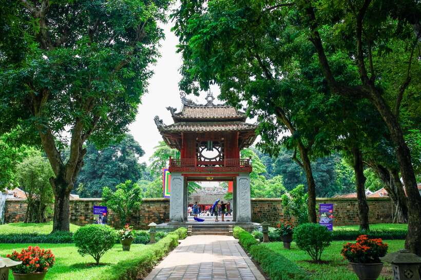 Hanoi: City Highlights Tour with Train Street & Hidden Gems - The Train Street finale