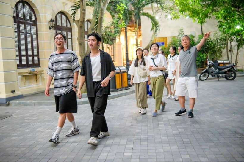 Hanoi: City Highlights Tour with Train Street & Hidden Gems - Guides, drivers, and group size