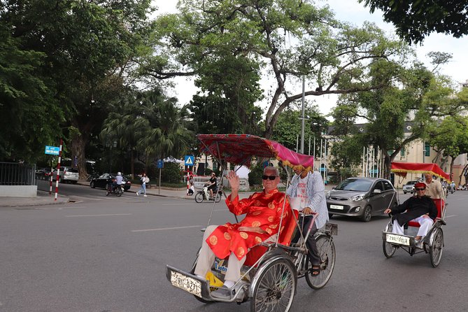 HANOI CULTURAL DISCOVERY TOUR ( "5 in 1" 4 hours - Special Package!) - Old City Gate and Hanoia Ma May