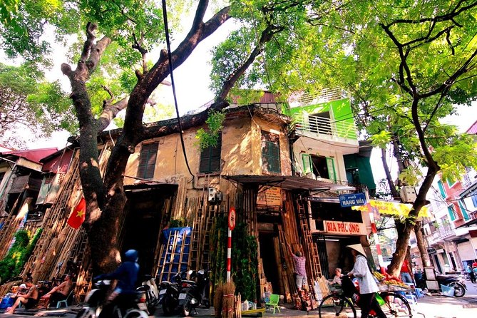 HANOI CULTURAL DISCOVERY TOUR ( "5 in 1" 4 hours - Special Package!) - Hoan Kiem Lake and St. Joseph’s Cathedral