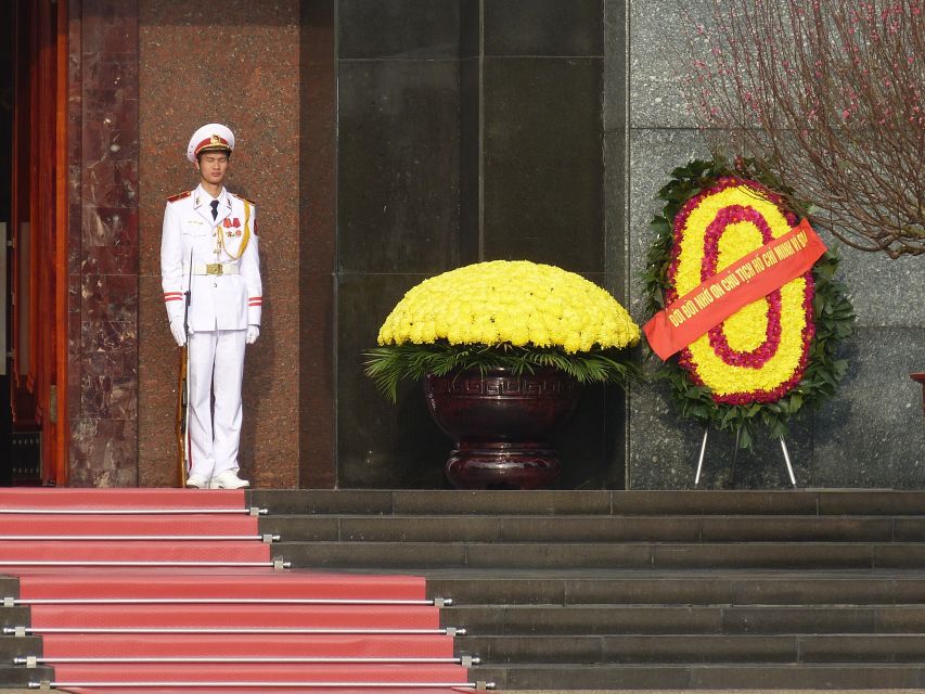 Hanoi: Full-Day City Tour with Lunch and Optional Extras - Hoa Lo Prison and the difficult past