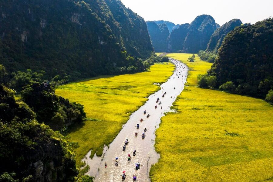 Hanoi: Guided Full-Day Hoa Lu, Trang An and Mua Cave Tour - Trang An by boat for two hours