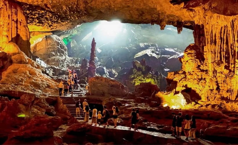 Hanoi: Ha Long Bay Day Cruise - Swimming, Meal, Kayaking - Guides, organization, and the group atmosphere