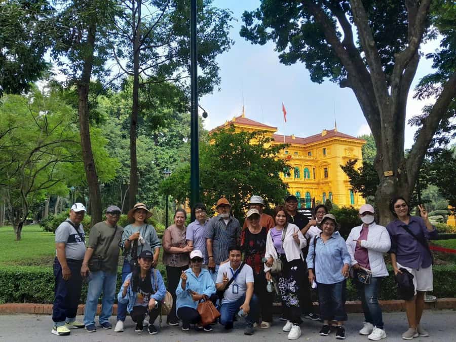 Hanoi: Half-Day City Tour with Thang Long Water Puppet Show - The guide and transport make the difference