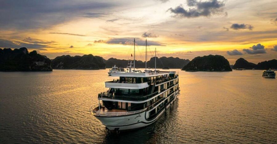 Hanoi: Halong Bay 2-Day 5-Star Balcony Cruise & Bathtub - Leaving Hanoi for Tuan Chau Marina