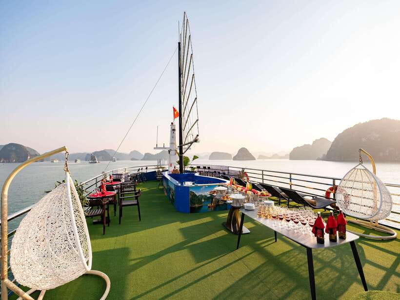 Hanoi: Halong Bay Cruise, Amazing Cave, Titov Island & Kayak - The sunset party on the return cruise