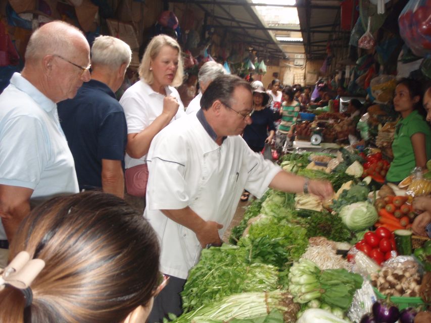 Hanoi Highlights: Full-Day Small Group City Tour with Lunch - Lacquer art and the local lunch
