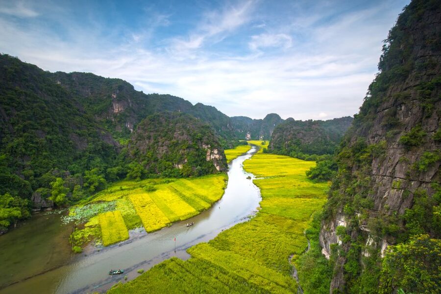 Hanoi: Hoa Lu, Trang An Caves & Mua Cave Day Trip and Lunch - What the $49 price really buys