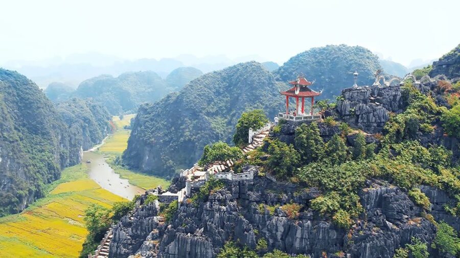 Hanoi: Hoa Lu, Trang An Caves & Mua Cave Day Trip and Lunch - The morning ride from Hanoi to Hoa Lu