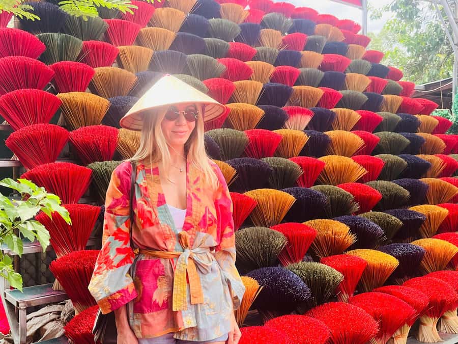 Hanoi: Incense Village, Hat, Lacquer, & City Highlights Tour - Adding Train Street to the village visit