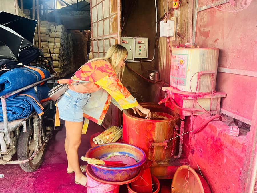 Hanoi: Incense Village, Hat, Lacquer Tour & City Highlights - Guides make the difference