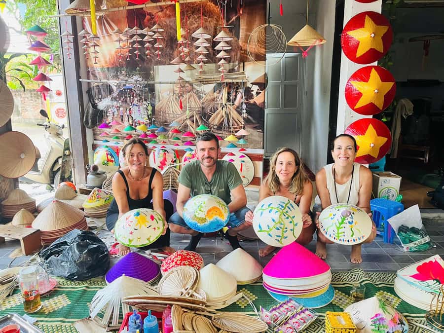 Hanoi: Incense Village, Hat-Making & Ninh Binh, Tam Coc Tour - Guides who add practical help