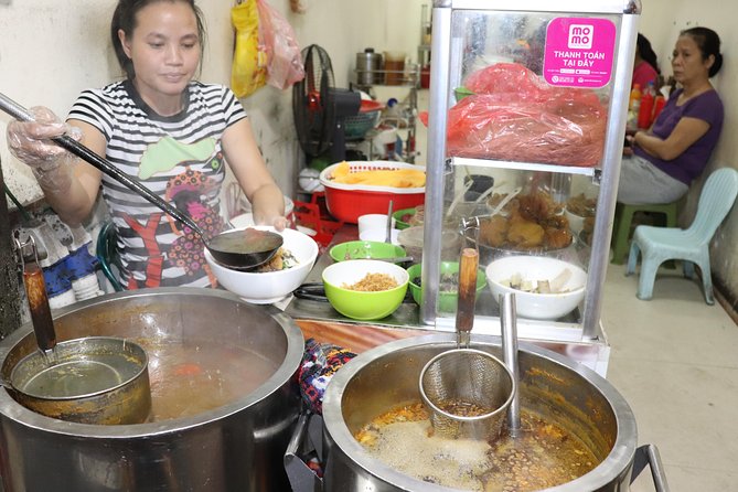 HANOI INCREDIBLE STREET FOODIE TOUR (Enjoy traditional Cuisine as the local) - Timing, weather, and group details