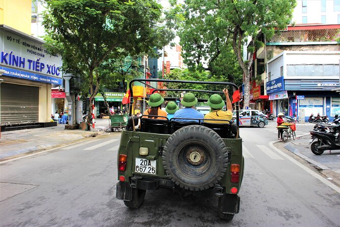 Hanoi Jeep Tours Led By Women: Hanoi City Jeep Tours - Hom Market starts the morning or afternoon locally