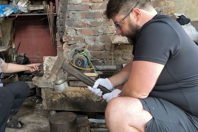 Hanoi Knife Making Traditional Workshop - Sketching a blade you can actually make