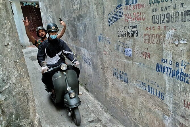 Hanoi Michelin Star Food Tour Via Jeep, Vespa or Motorbike - First food stop: chicken phở at Phở Gà Nguyệt