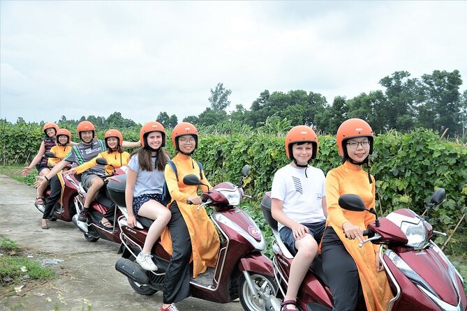 Hanoi Motorbike Tour Led By Women: Hanoi City Half Day - West Lake and the Thanh Nien road