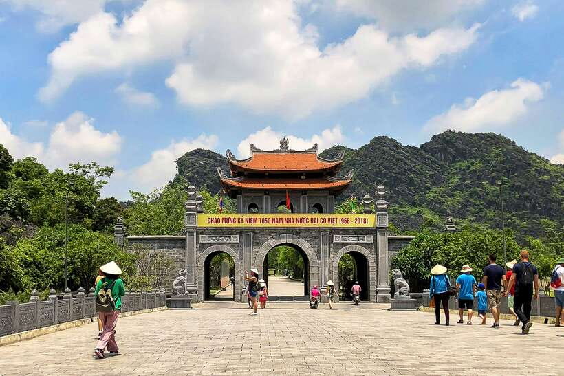 Hanoi/Ninh Binh: 1-Day Tam Coc/Trang An, Hoa Lu & Mua Caves - Why this $45 day trip works so well